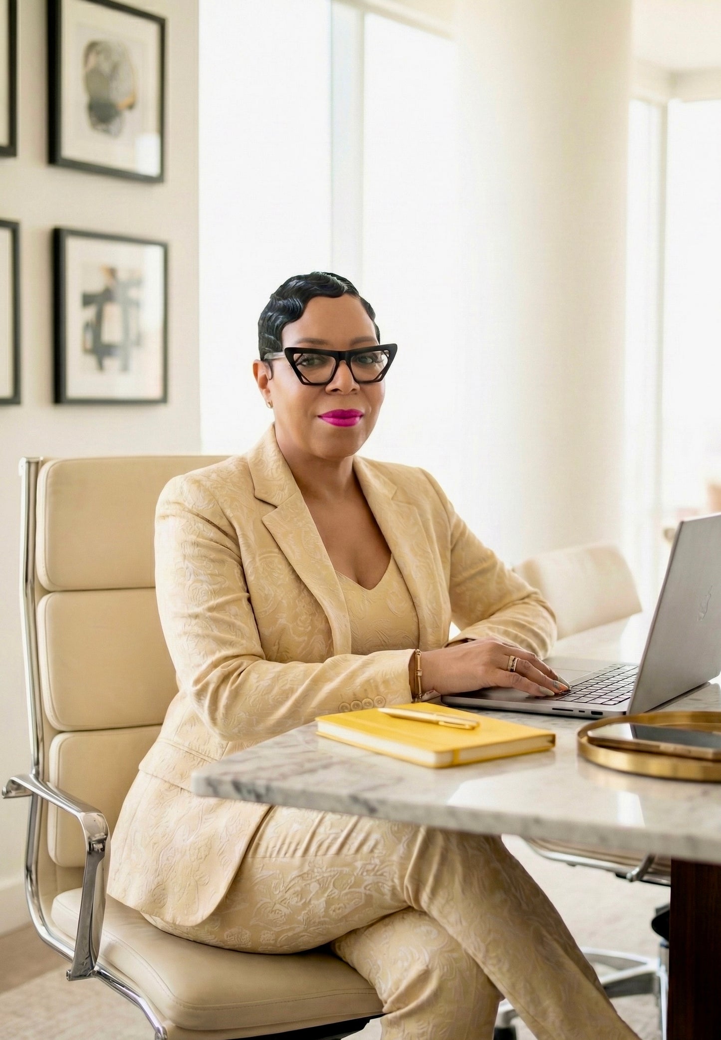 Business Meeting w/Nichole {30 mins}